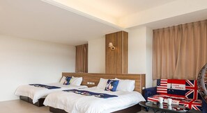 Panoramic Room | Laptop workspace, soundproofing, free WiFi, bed sheets - Secret Garden Homestay (Ji'an)