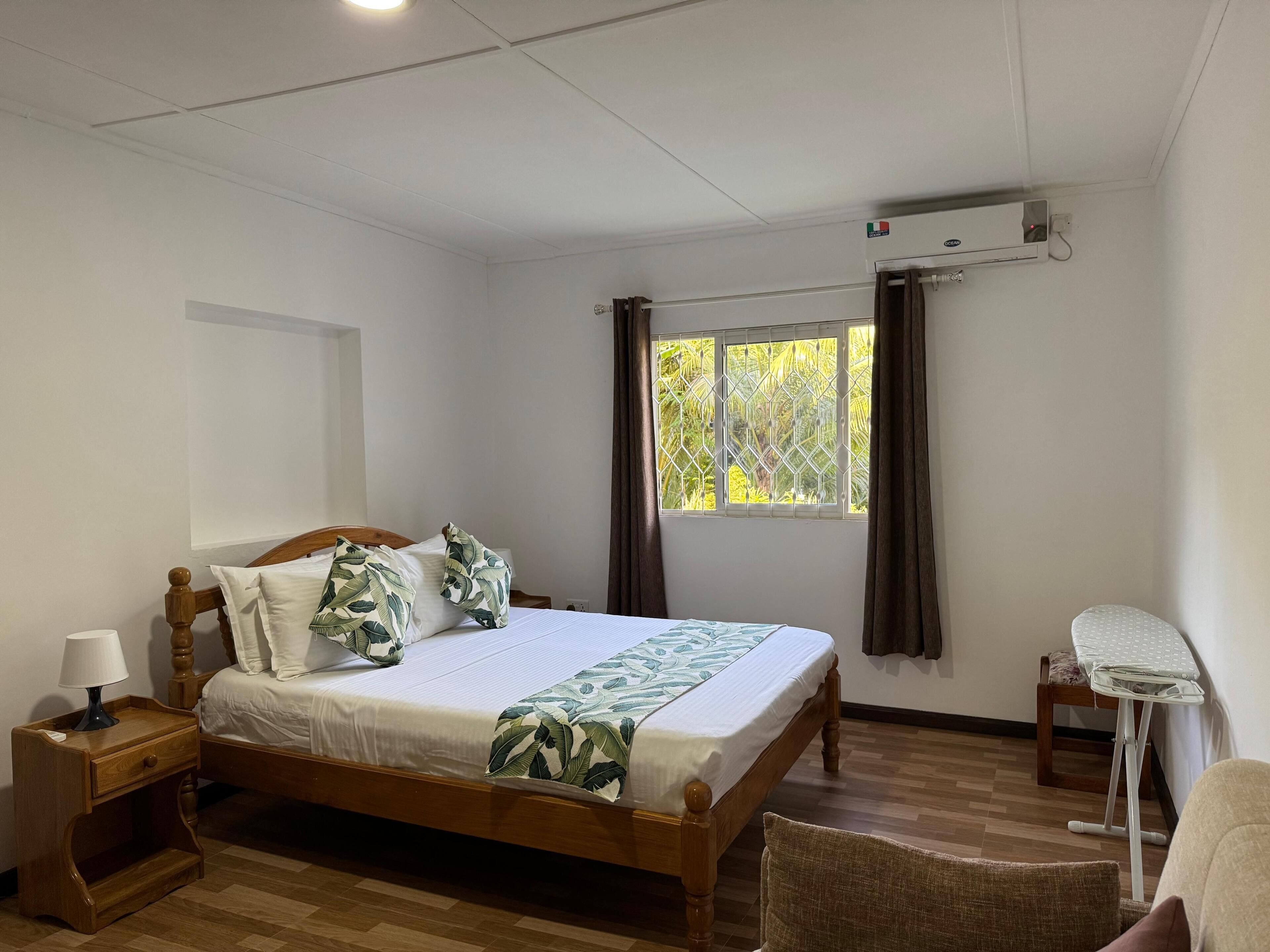 Comfort Apartment | Soundproofing, iron/ironing board, free wired internet, bed sheets