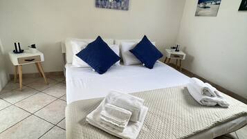 3 bedrooms, travel crib, free WiFi, bed sheets