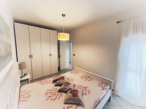 3 Schlafzimmer, Reisekinderbett, kostenloses WLAN, Bettwäsche