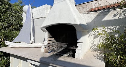 Villa with Pool and direct access to the sea