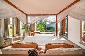 4 bedrooms, iron/ironing board, free WiFi, bed sheets