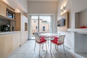 Interior - Poetto Sea Breeze - Red (Cagliari)