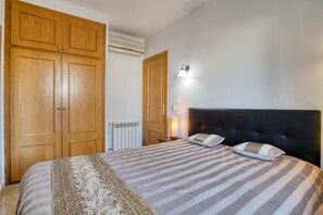 4 bedrooms, free WiFi, bed sheets