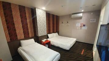 Soundproofing, free WiFi, bed sheets