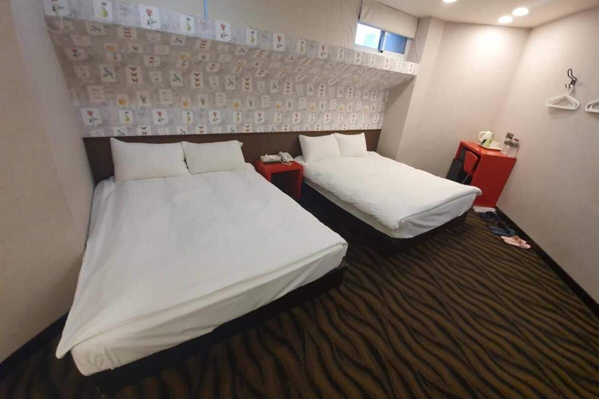 基本四人房 | 隔音、免費無線上網、床單