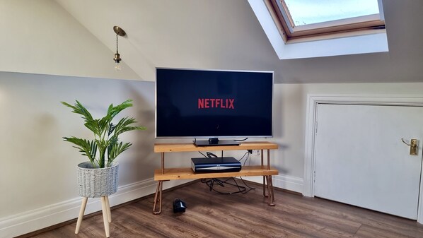 Interior - The Loft by Switchback Stays (Cardiff)