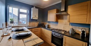 Private kitchen - The Loft by Switchback Stays (Cardiff)
