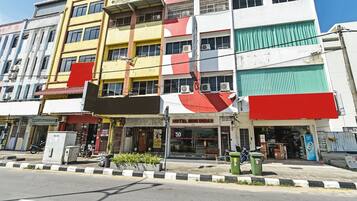 واجهة المنشأة