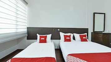 1 bedroom, bed sheets