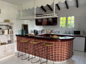 Frigorifero, forno, piano cottura, lavastoviglie