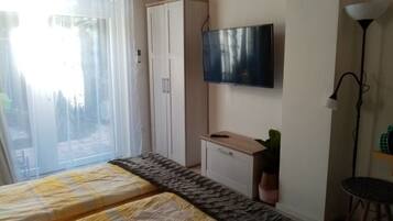 Firemannsrom – familie | Blendingsgardiner, lydisolert, strykejern/-brett og wi-fi (inkludert)