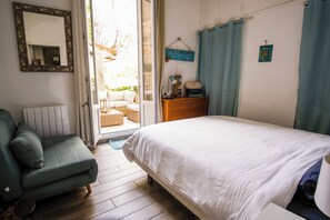 1 chambre, fer et planche à repasser, lit parapluie, Wi-Fi gratuit