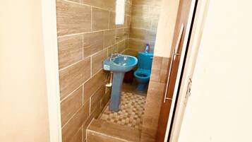 Standard Single Room | Bathroom | Towels