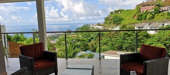 Manapiti on the hill, in luxury residence Pamatai Hills, close to airport