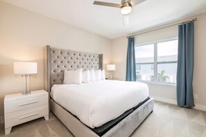 3 chambres, coffres-forts dans les chambres, fer et planche à repasser