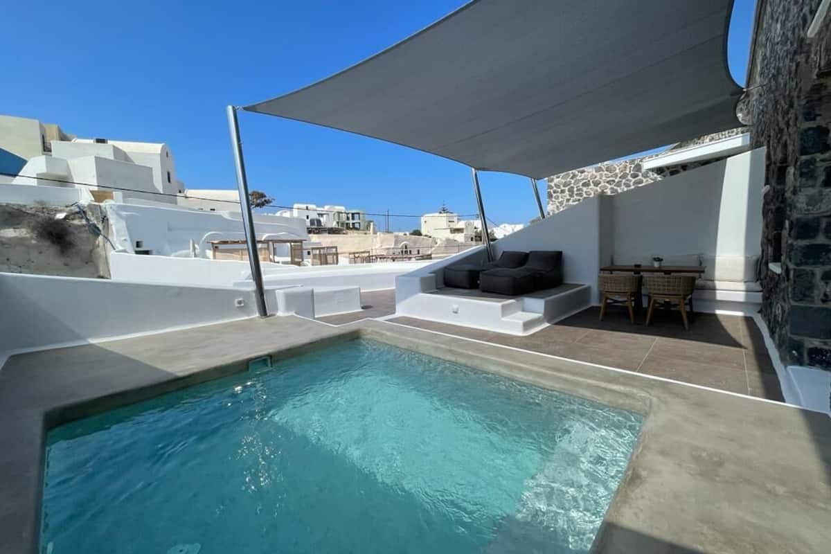 Cave two-bedroom Suite with jacuzzi | View from room