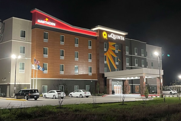 Exterior - Hawthorn Extended Stay by Wyndham Sulphur (Lake Charles) (Sulphur)