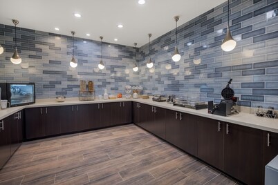 Hawthorn Extended Stay by Wyndham Sulphur (Lake Charles)