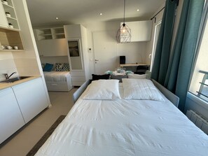 1 habitación, escritorio, tabla de planchar con plancha y wifi gratis 