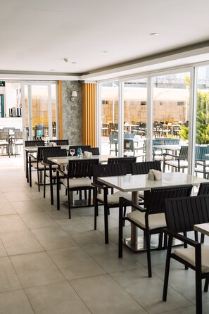 Petit déjeuner buffet compris tous les jours