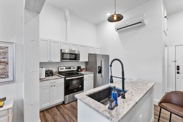 Fridge, microwave, oven, stovetop