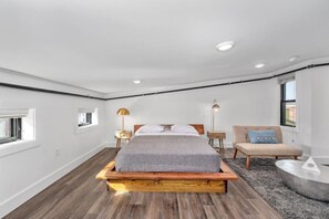 1 室のベッドルーム、デスク、アイロン / アイロン台、WiFi (無料)