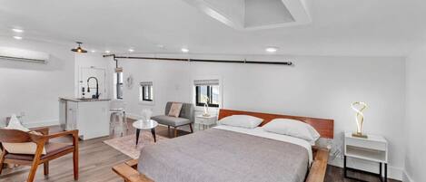 1 Schlafzimmer, Schreibtisch, Bügeleisen/Bügelbrett, kostenloses WLAN