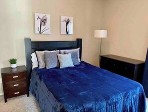 4 habitaciones, tabla de planchar con plancha, wifi y ropa de cama 