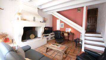 Télévision, cheminée