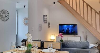 Cosy White House in the heart of the forest 4*, in the heart of the forest