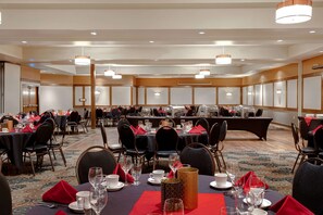 Ballroom - Days Inn & Conference Centre by Wyndham Prince Albert (Prince Albert)