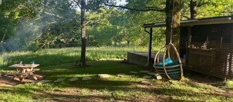 Magnificent wooden chalet lost in the Béarn countryside.