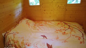 1 多间卧室、床单