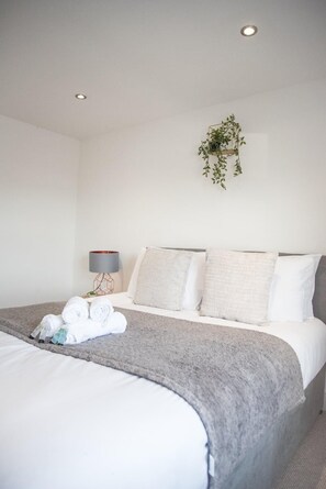 3 bedrooms, WiFi, bed sheets - Spacious apartment in Whitby, west cliff (Whitby)