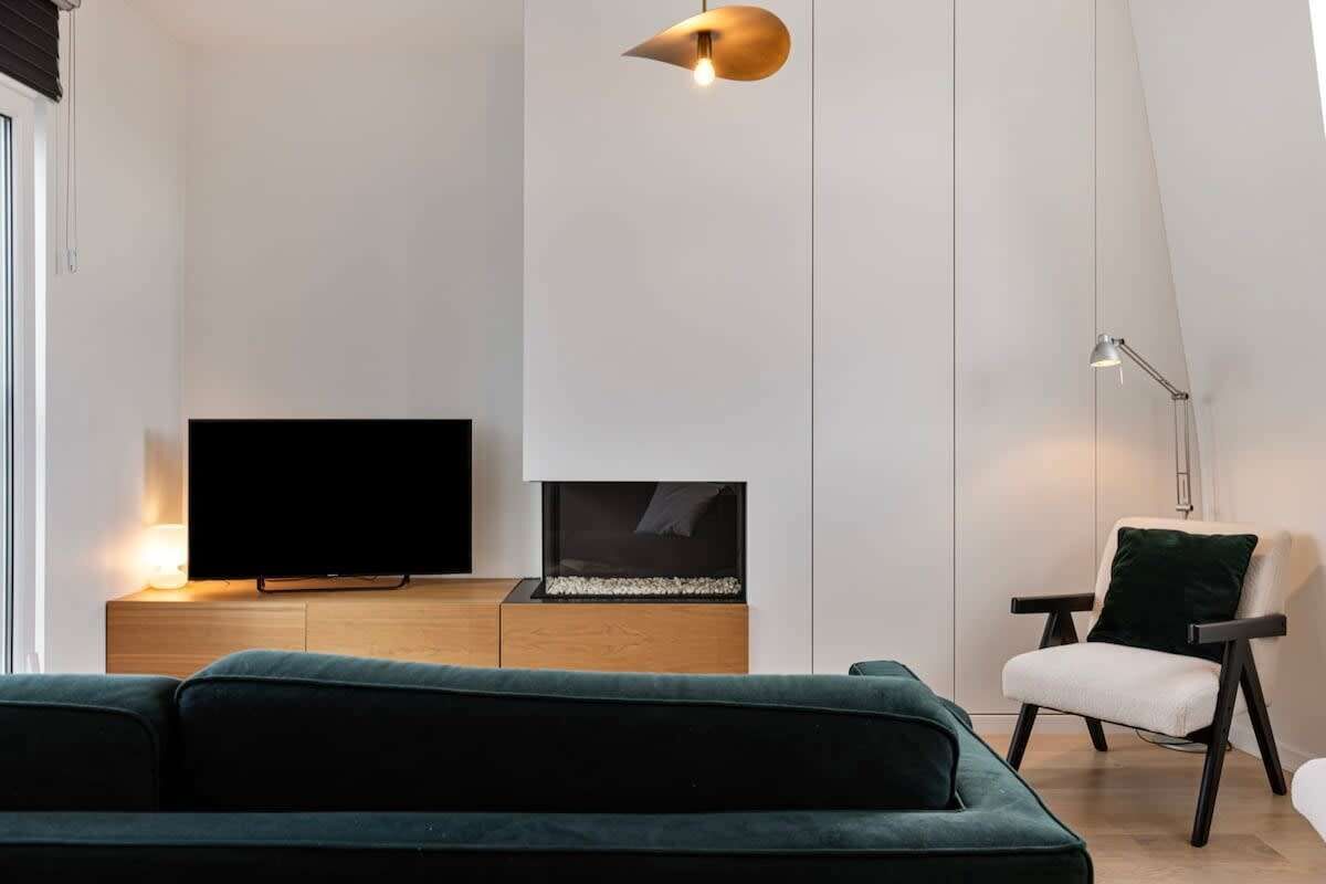 Fernseher, Kamin, Arbeitsbereiche