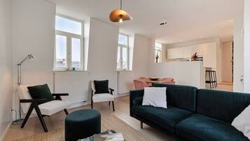 Fernseher, Kamin, Arbeitsbereiche