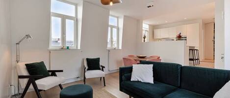 Fernseher, Kamin, Arbeitsbereiche