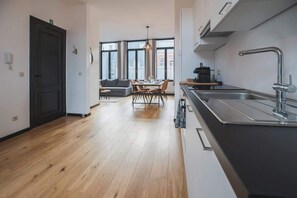 Interior - Spacious 6-Guest Antwerp Duplex + Free parking (Antwerpen)