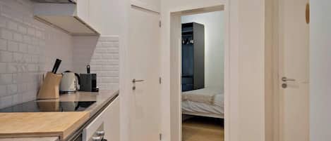 Kühlschrank, Ofen, Herdplatte, Geschirrspüler