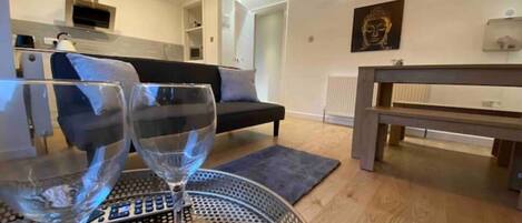 TV, Netflix, streaming services