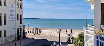 Apartment near the beach - 4 pers, open pool, parking, pets allowed