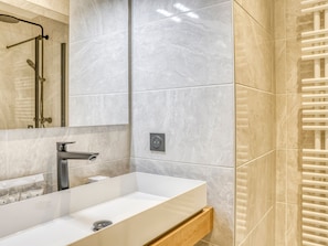 Hair dryer, towels