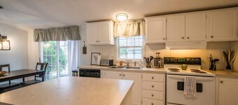 Cozy 3BR Hideaway Near Main Street & Lake Lure
