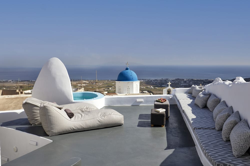 Aecon Suites