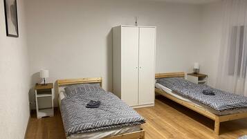 3 Schlafzimmer, Bügeleisen/Bügelbrett, WLAN, Bettwäsche