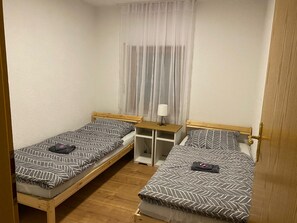 3 bedrooms, iron/ironing board, WiFi, bed sheets