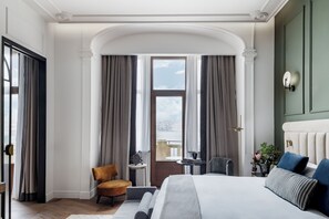 Suíte (Arriluce) | Roupas de cama premium, frigobar, cofres nos quartos