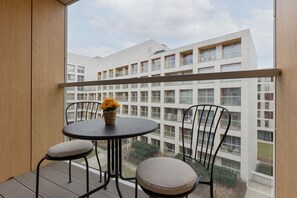 Outdoor dining - Kolejowa 43 | Elegant flat | Parking (Warszawa)