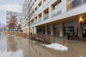 Exterior detail - Kolejowa 43 | Elegant flat | Parking (Warszawa)